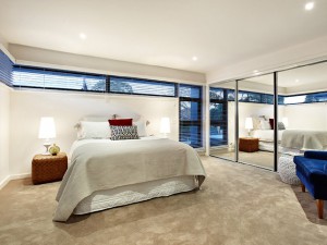 13 Loranne St Bentleigh Master Bed